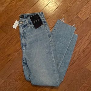 NWT Banana Republic Ultra High Rose Slim Fit Ankle Light Wash Jeans Size 29